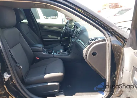 2019 Chrysler 300 Touring from USA, damaged, VIN 2C3CCAAG8KH667164